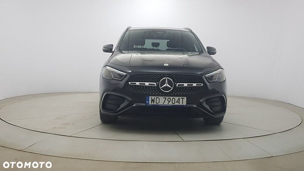 Mercedes-Benz GLA - 2