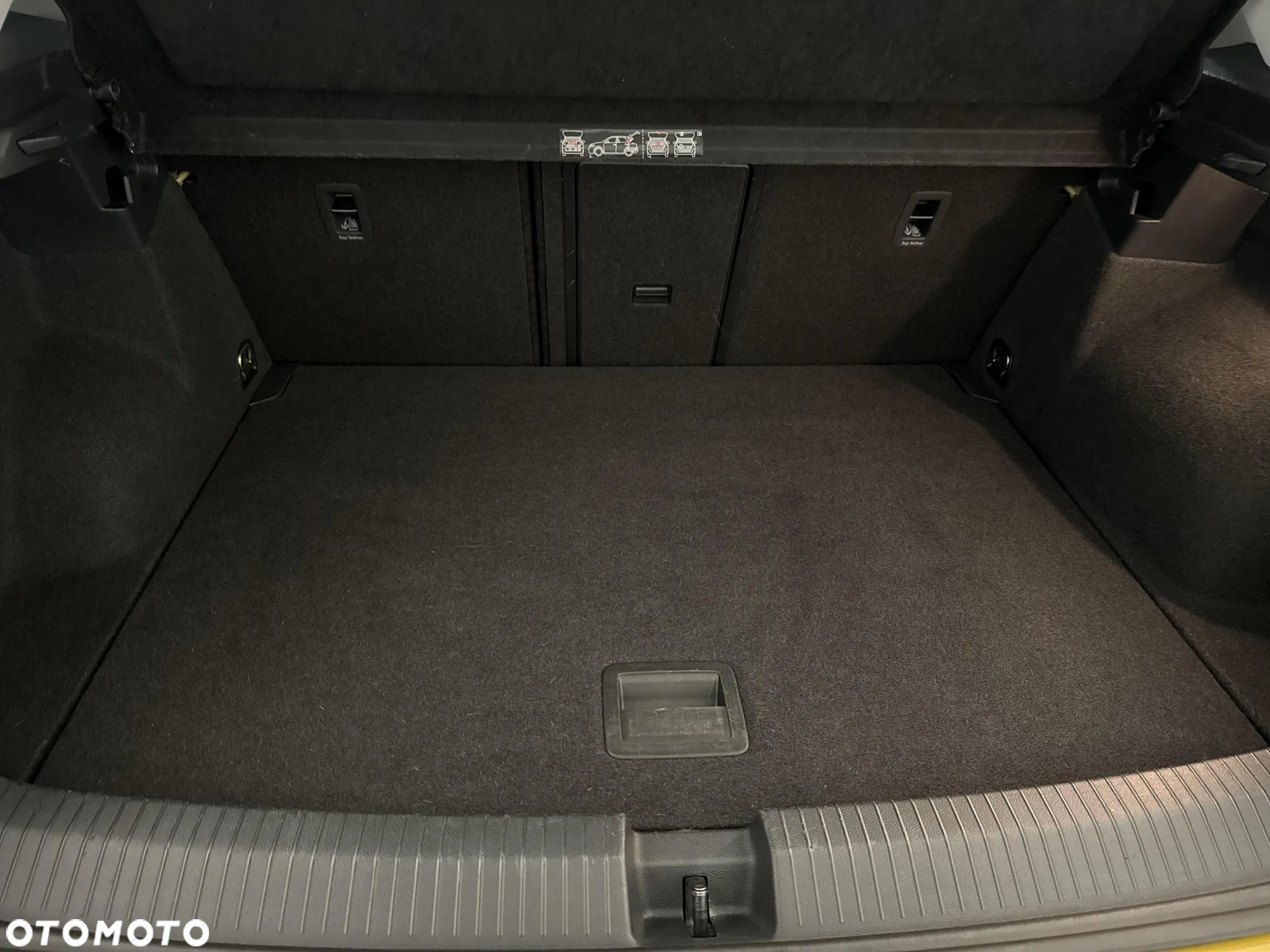 Volkswagen T-Roc - 23