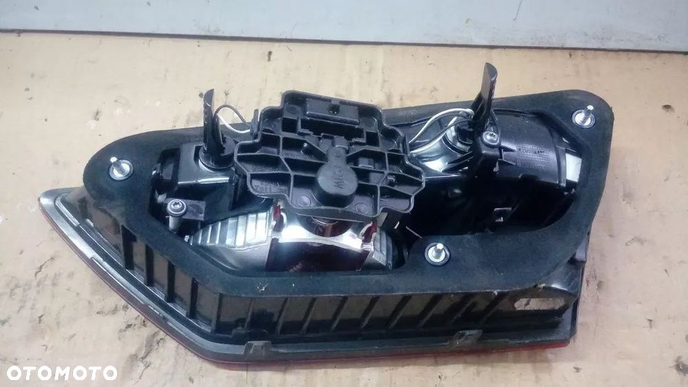 LAMPA LEWA TYŁ W KLAPĘ LEON III KOMBI 5F9945093 - 3