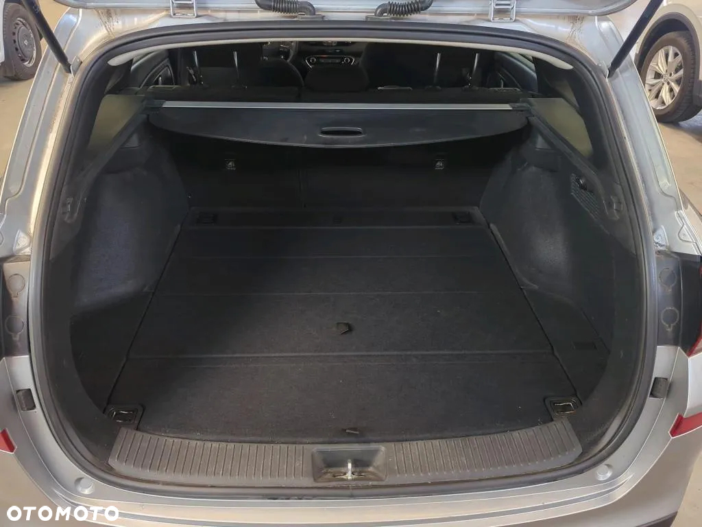 Hyundai i30 1.5 DPI Classic + - 15