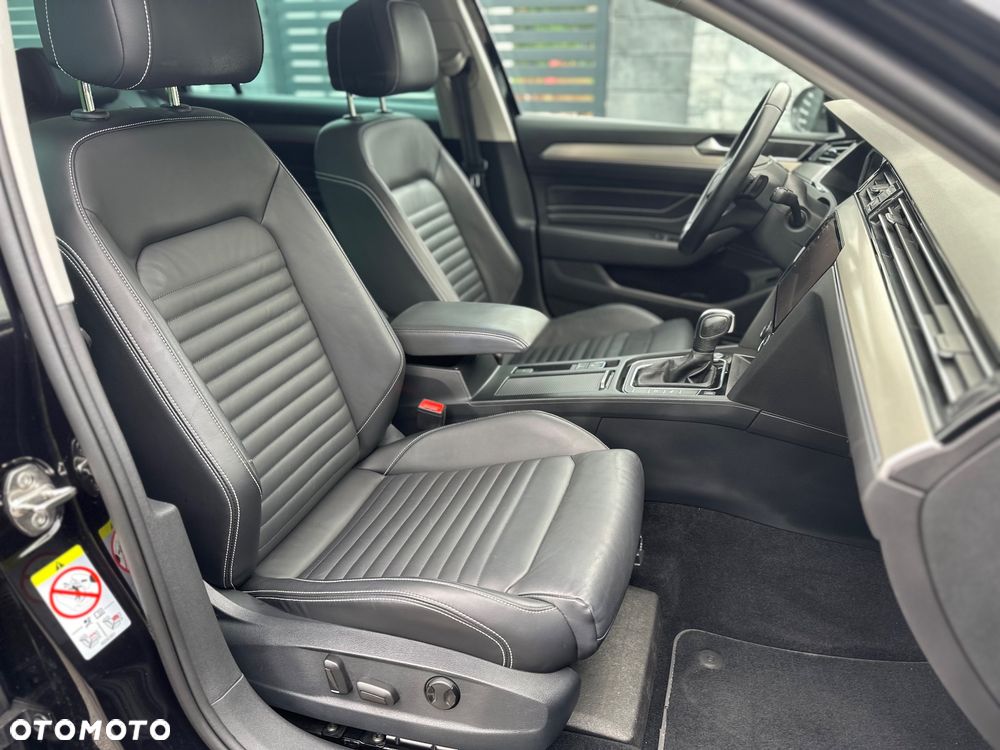Volkswagen Passat 2.0 TSI 4Mot Highline DSG - 30