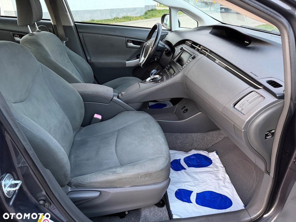 Toyota Prius 1.8 HSD Prestige - 15