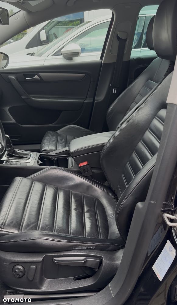 Volkswagen Passat 2.0 TDI DPF DSG Sportline - 30