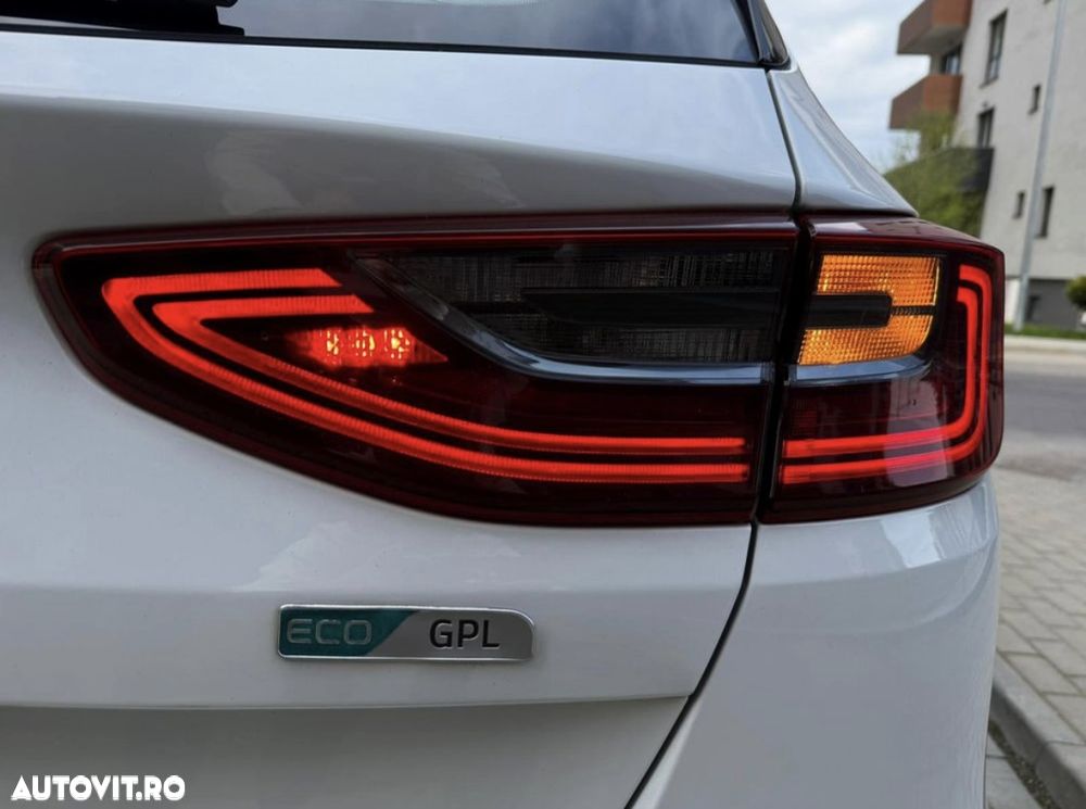 Kia Ceed - 12