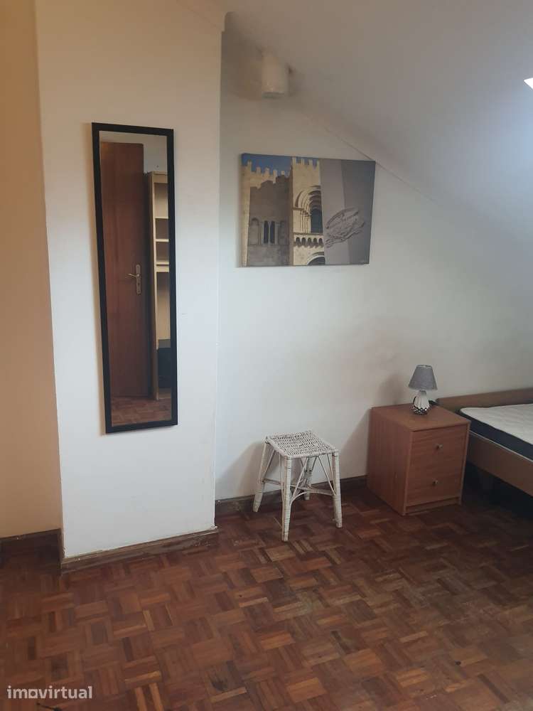 Quarto, Santo António dos Olivais, Rua Dom Francisco de Almeida - Grande imagem: 4/5