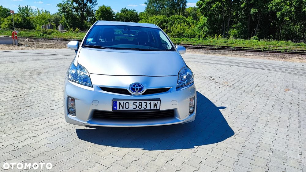 Toyota Prius (Hybrid) - 8