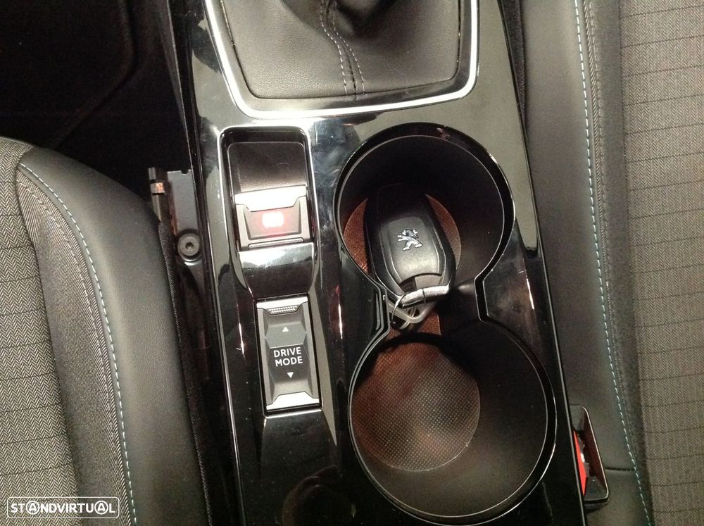 Peugeot 208 1.2 PureTech Allure - 41