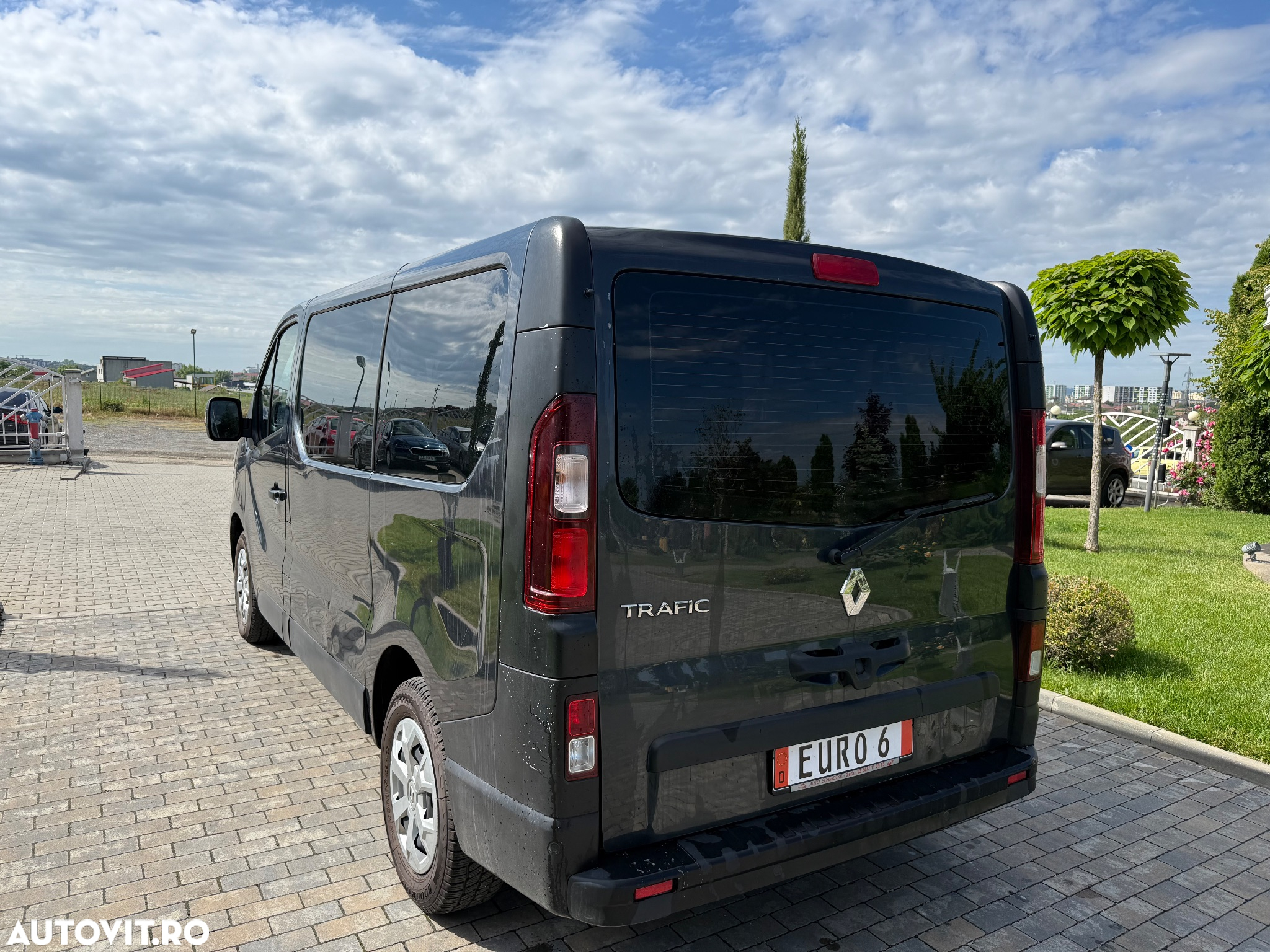 Renault Trafic Combi 2.0 Blue dCi 110 S&S L1 8+1 Life - 7