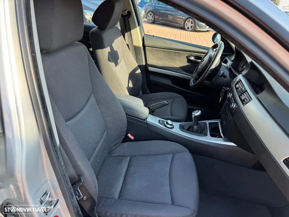 BMW 318 d Blue Performance - 21