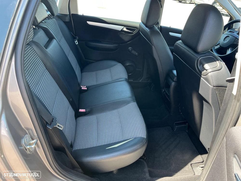 Mercedes-Benz B 150 Standard - 14