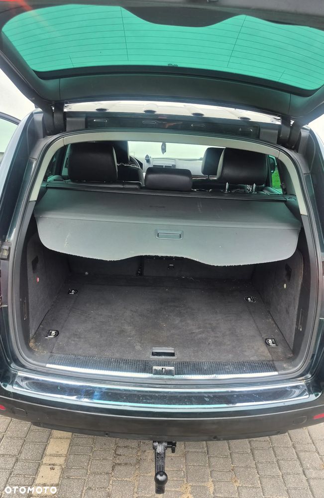 Volkswagen Touareg 2.5 R5 TDI Tiptr - 25