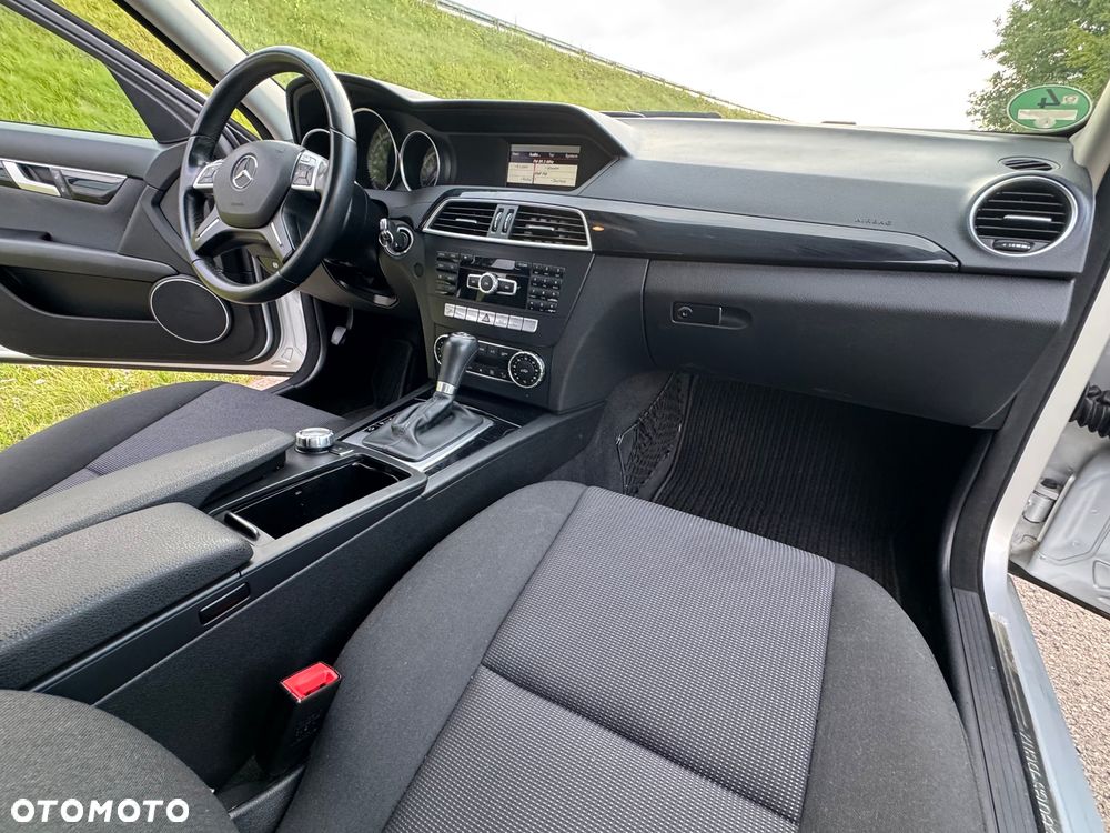 Mercedes-Benz Klasa C 180 7G-TRONIC Avantgarde - 23