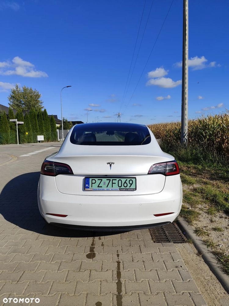 Tesla Model 3 Standard Range Plus - 3