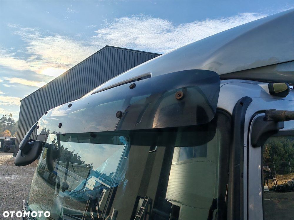 BLENDA PRZECIWSŁONECZNA + MOCOWANIE MERCEDES ATEGO EURO 6 - 2