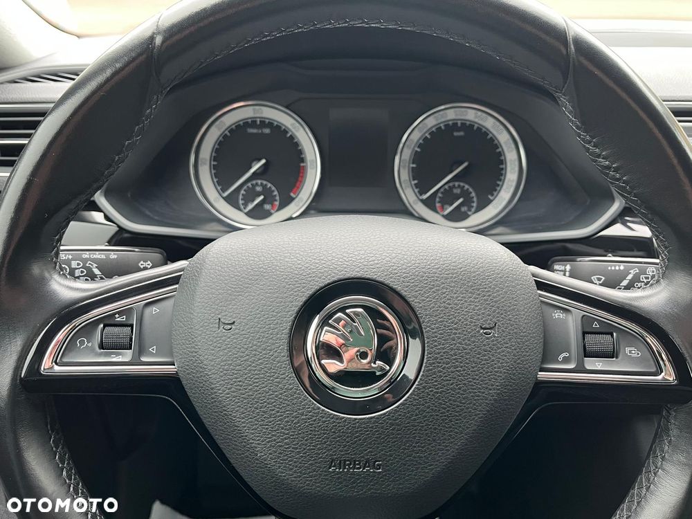 Skoda Superb 2.0 TDI L&K DSG - 13