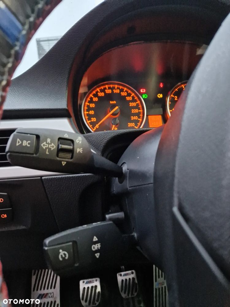 BMW Seria 3 318i Edition Sport - 25