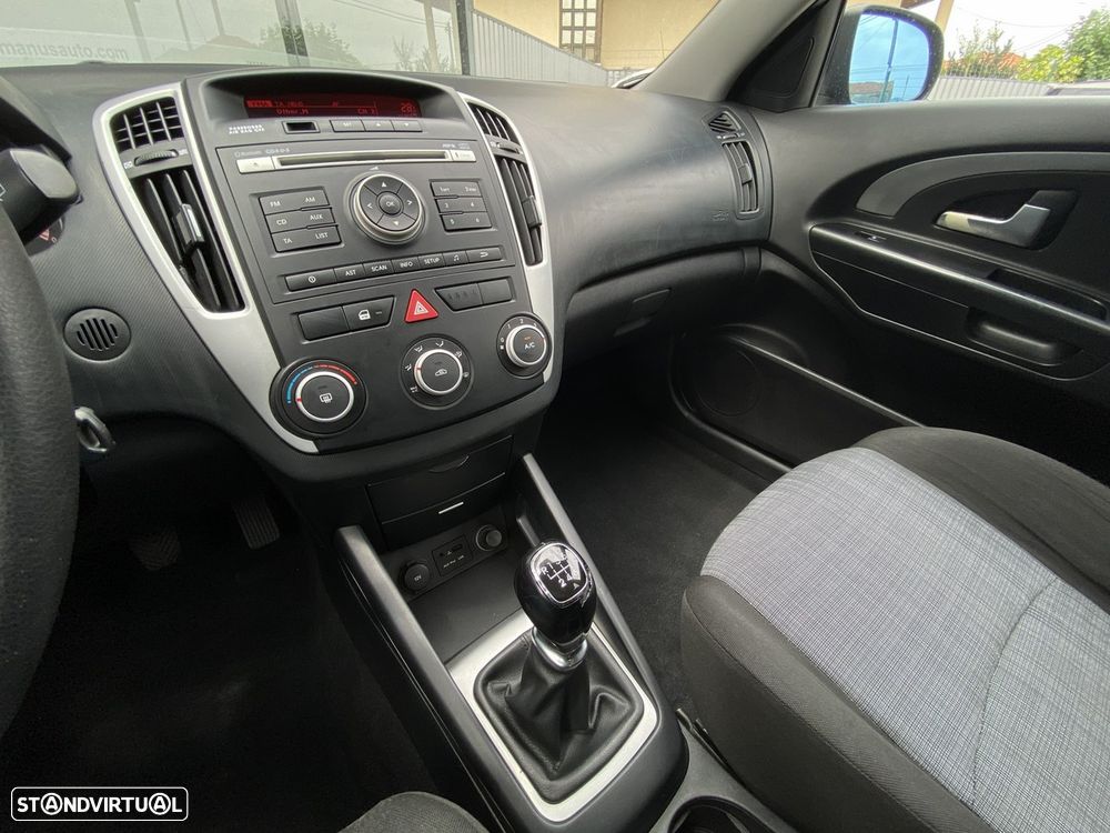 Kia Ceed SW 1.6 CRDi LX ISG - 7