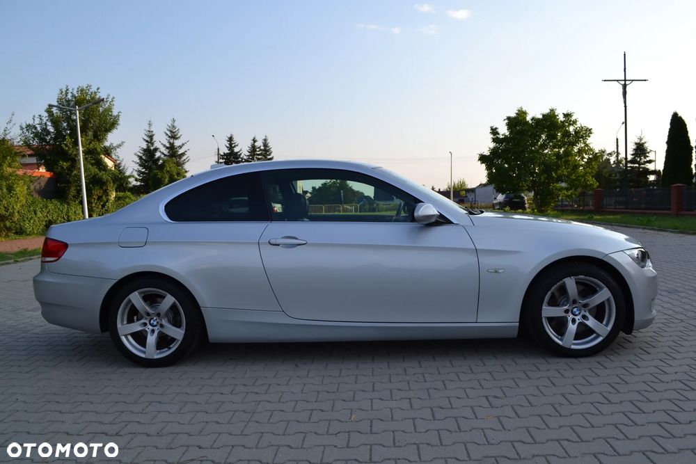 BMW Seria 3 325i - 6