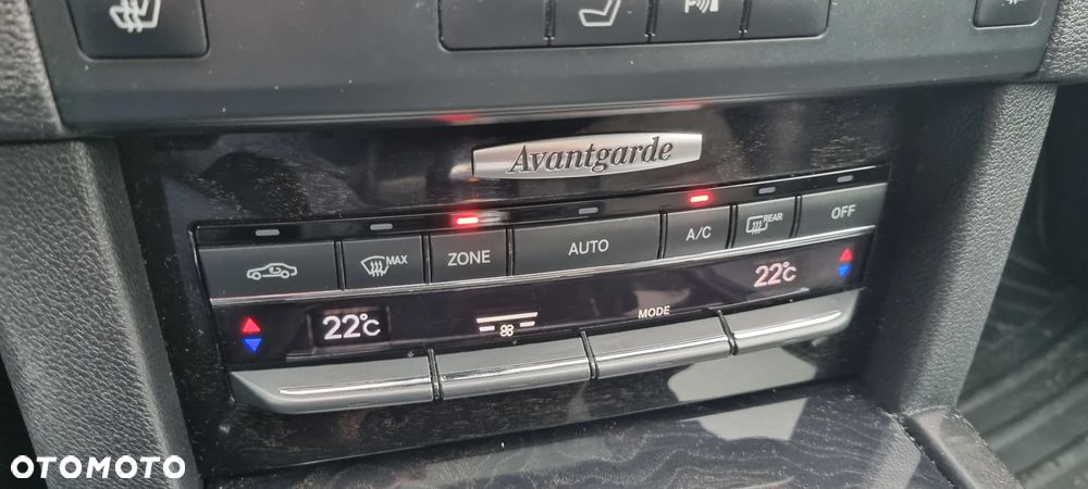 Mercedes-Benz Klasa E 350 CDI 4-Matic BlueEff Avantgarde - 31
