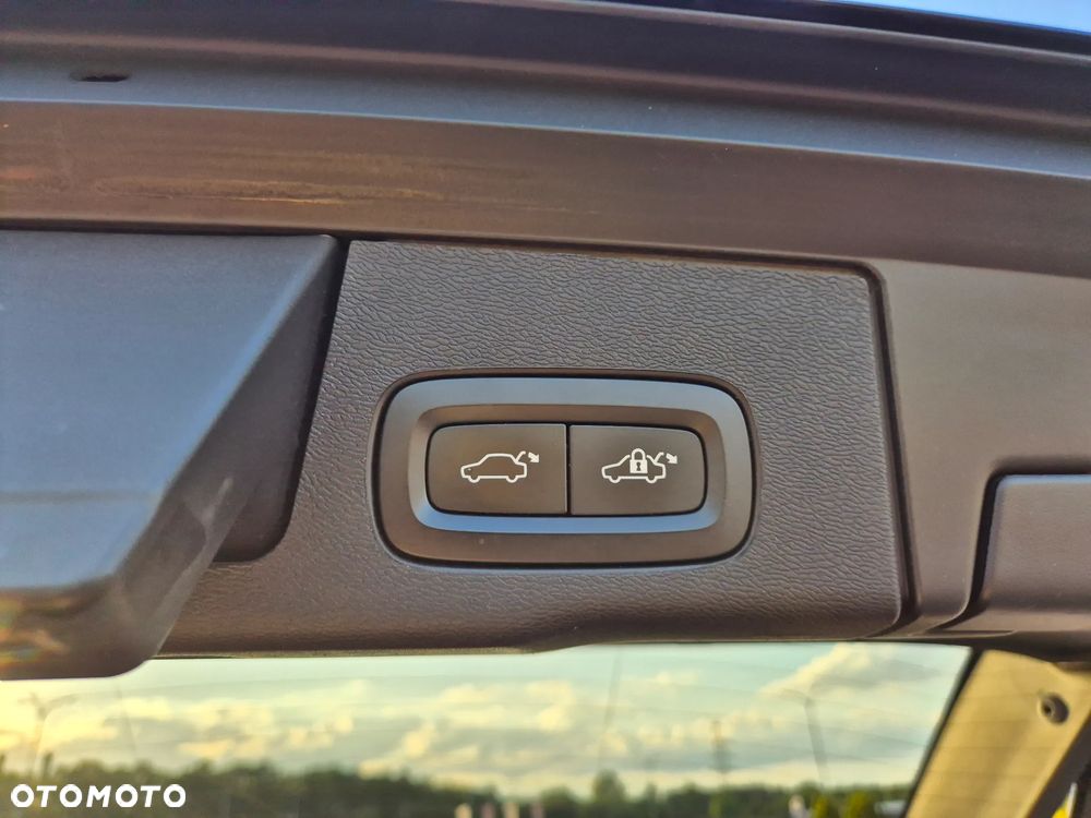 Volvo XC 60 B4 D Essential - 5