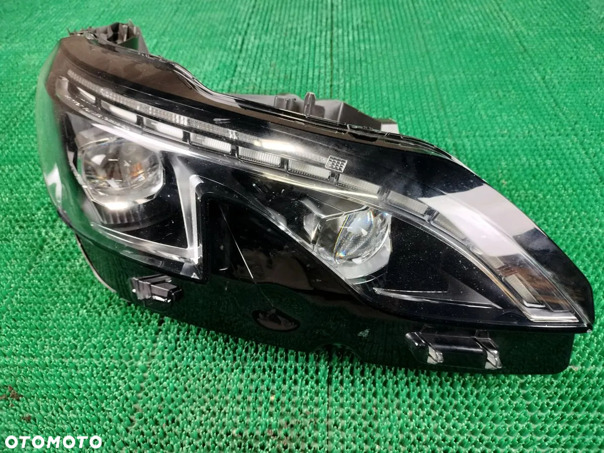 PEUGEOT 3008 GT 17-20r Lampa Przód Prawy - 2