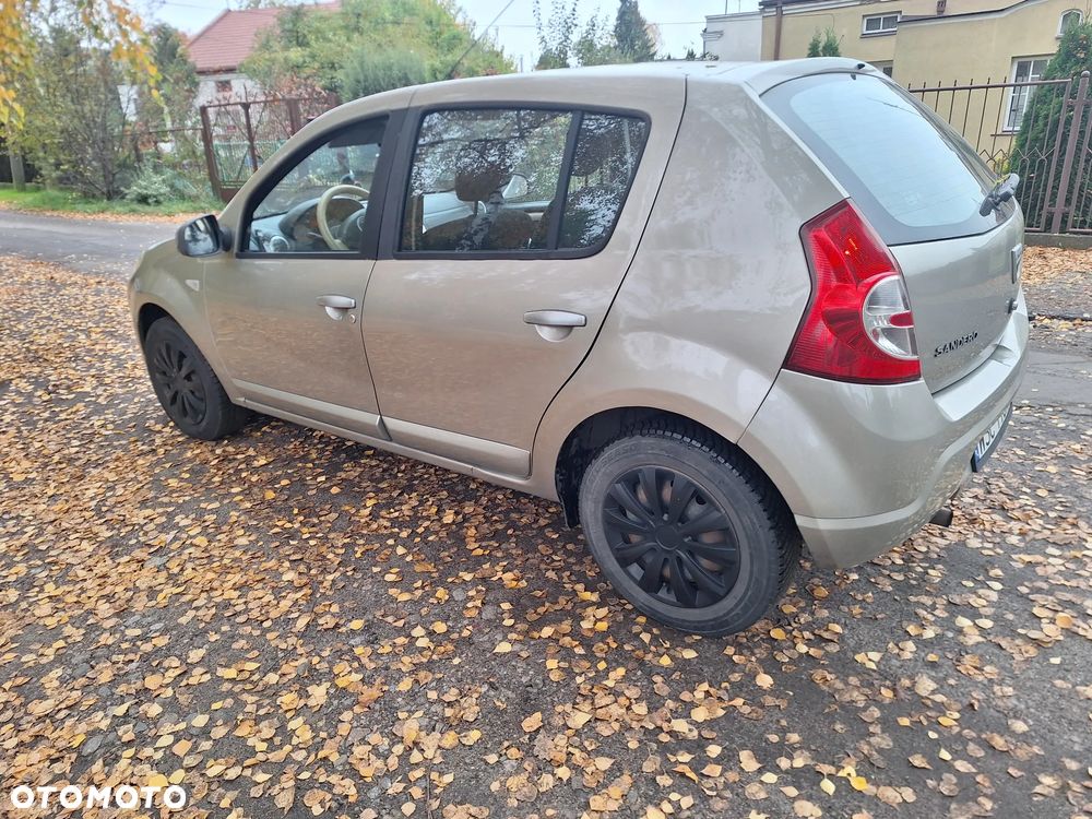 Dacia Sandero 2011 photo 5