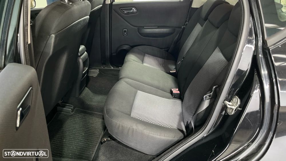 Mercedes-Benz A 150 Elegance Edition 10 - 16