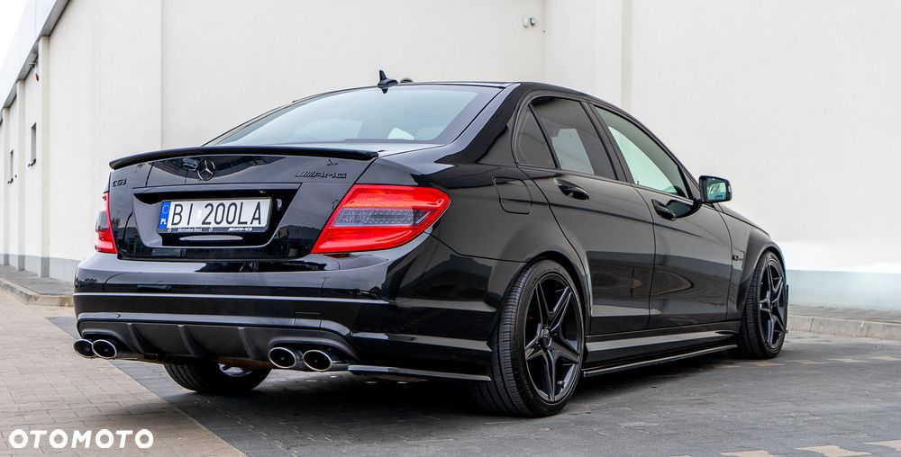 Mercedes-Benz Klasa C 63 AMG 7G-TRONIC Performance Plus SPORT EDITION - 4