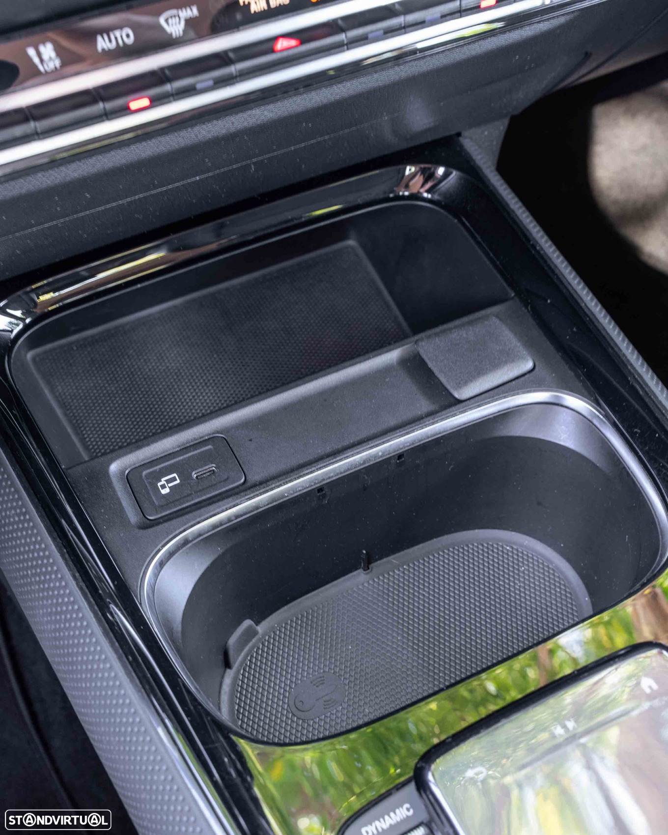 Mercedes-Benz GLA 180 7G-DCT - 25