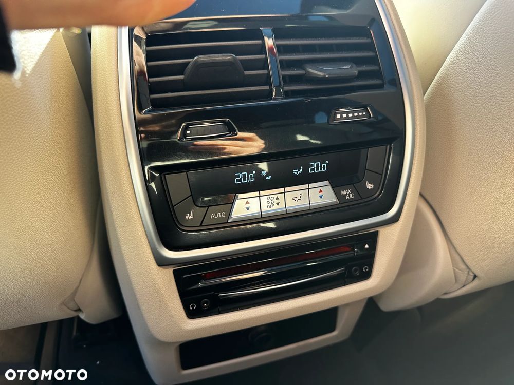 BMW X5 M M50d - 11