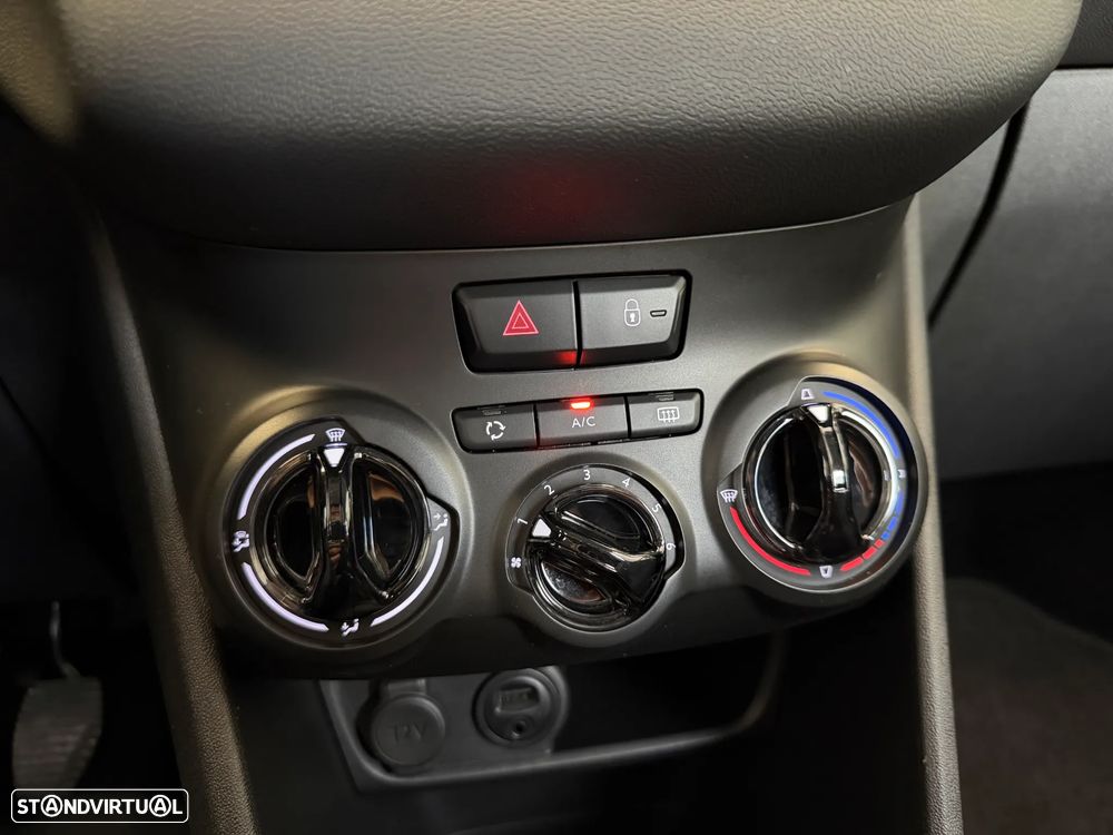 Peugeot 208 1.4 HDi SE Style - 28