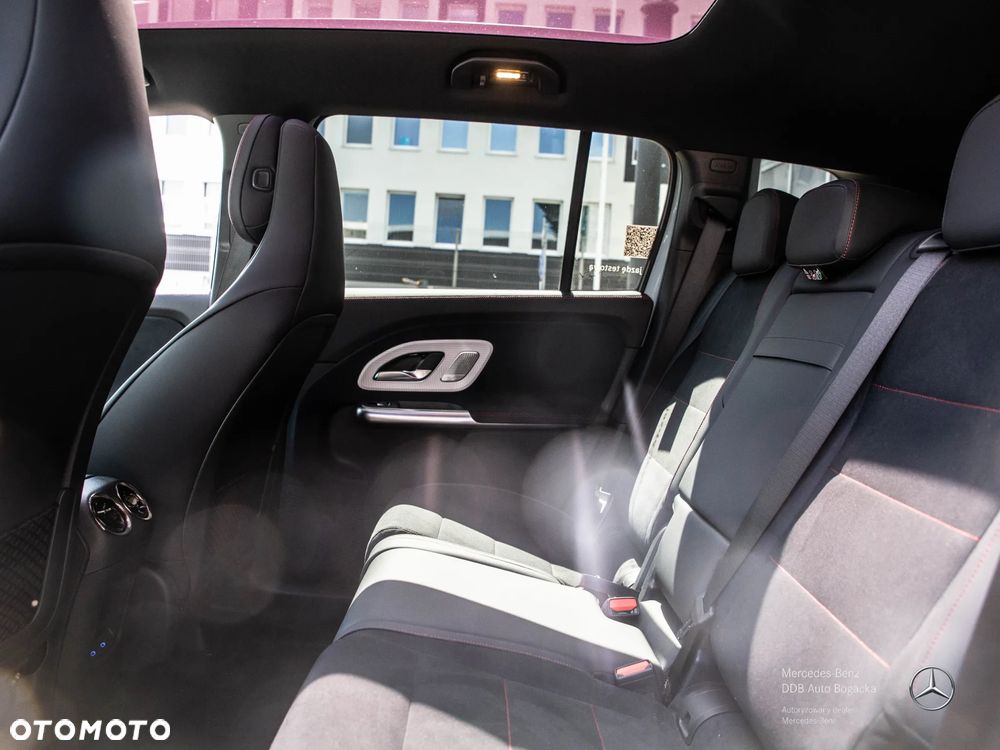 Mercedes-Benz GLB 250+ EQ 85kWh - 12