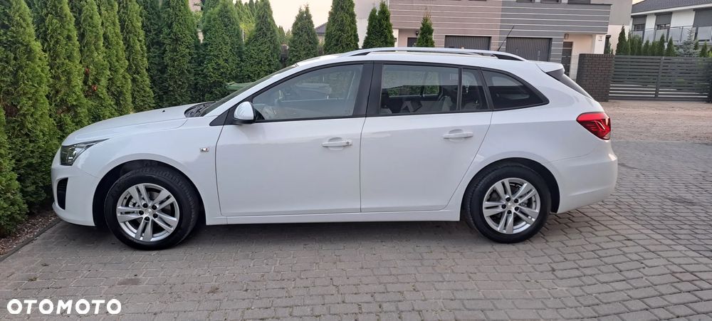 Chevrolet Cruze Station Wagon 1.6 LS+ - 5