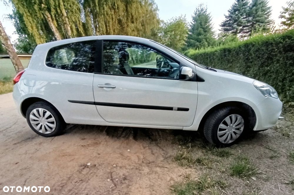 Renault Clio 1.2 16V 75 Dynamique - 4