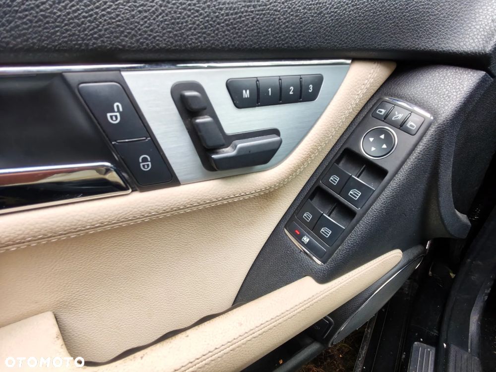 Mercedes-Benz Klasa C 250 CDI DPF (BlueEFFICIENCY) Avantgarde - 22