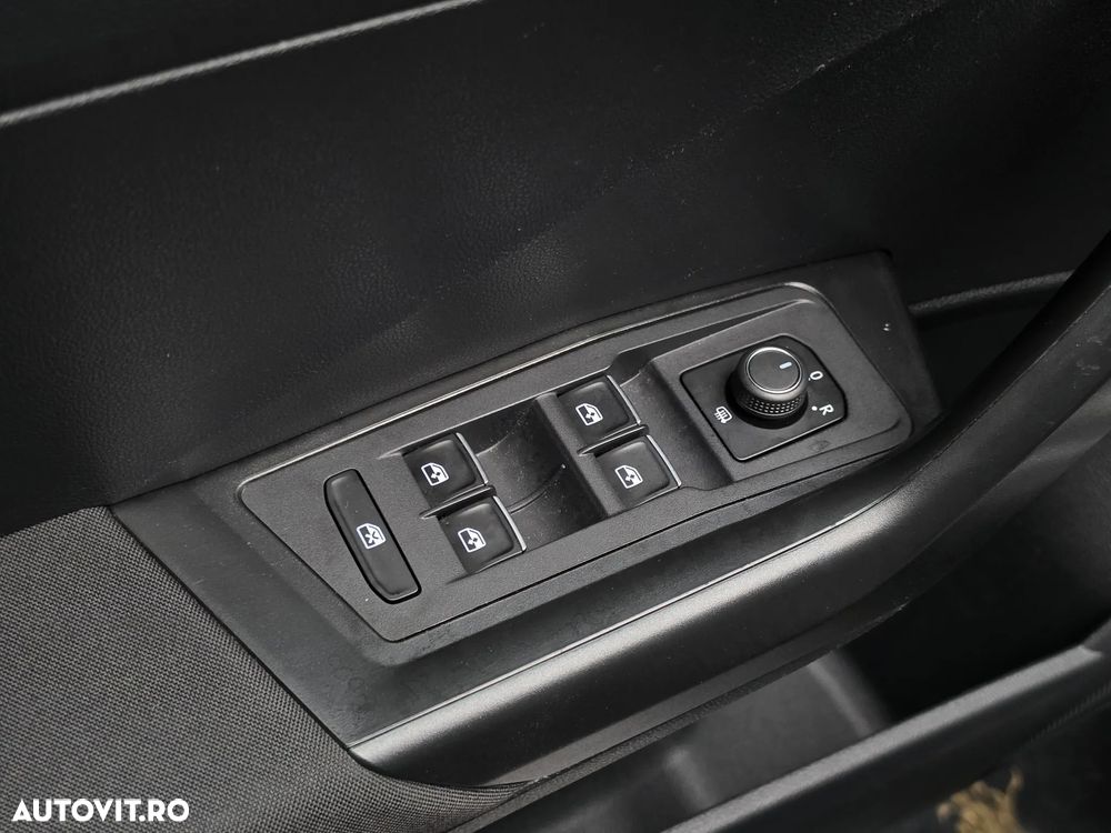 Volkswagen T-Roc 1.0 TSI OPF Style - 33