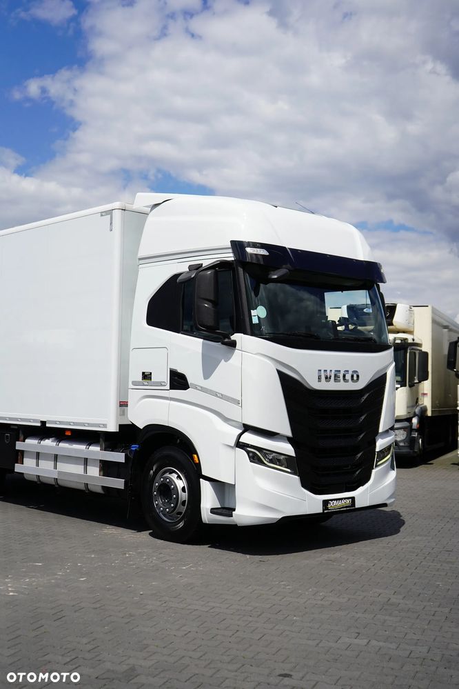 Iveco / S-WAY / 420 / E 6 / KONTENER + WINDA / 20 PALET / RETARDER / OŚ SKRĘTNA / ROLETA - 30