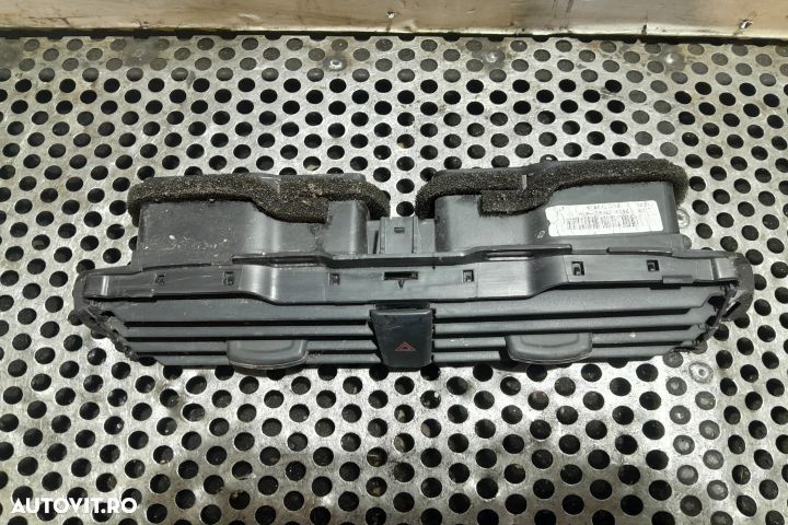 Grila ventilatie bord centru DS73-19K617-A DS73-19K617-A Ford Mondeo - 2