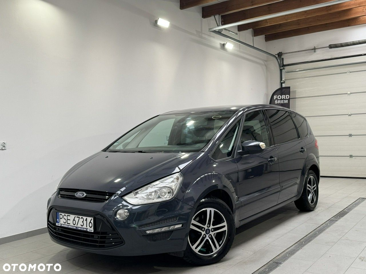 Ford S-Max - 11