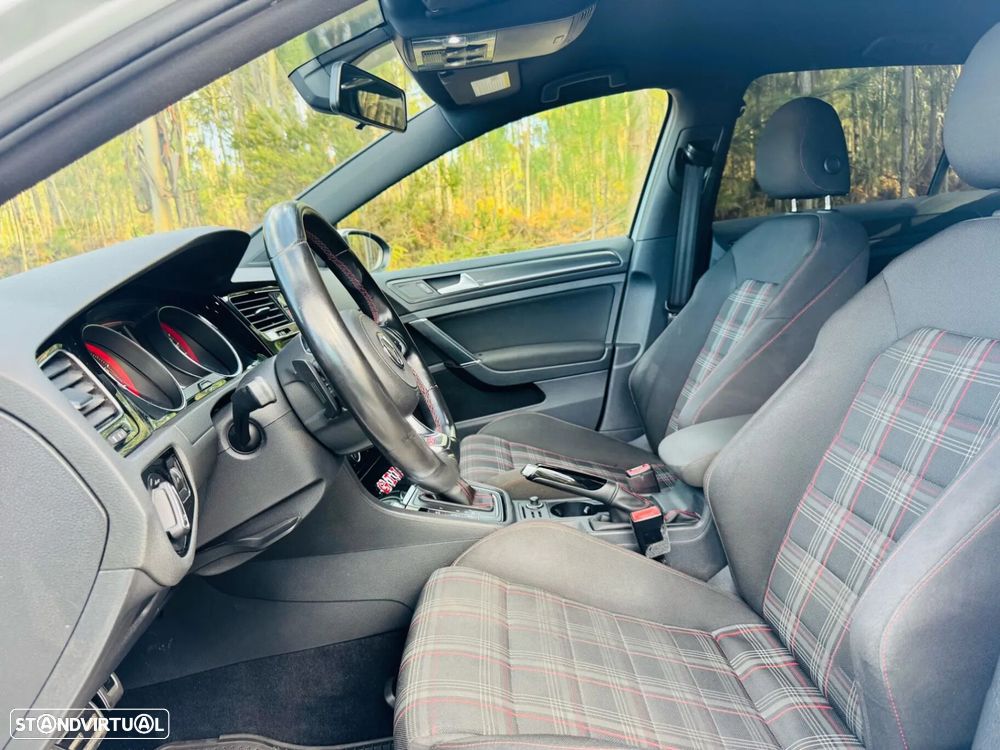 VW Golf 2.0 TSi GTi DSG Performance - 21