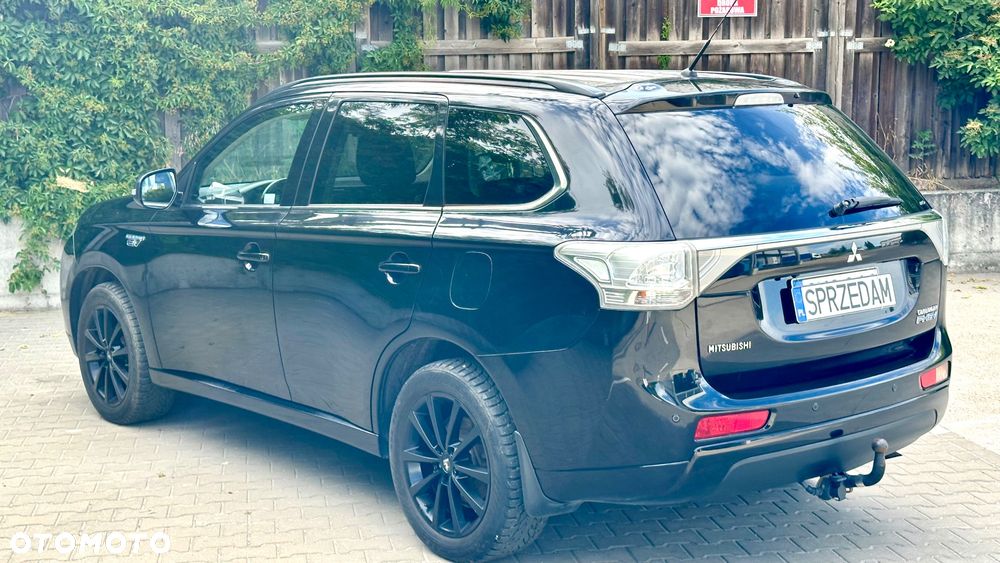 Mitsubishi Outlander 2.0 4WD Top - 5