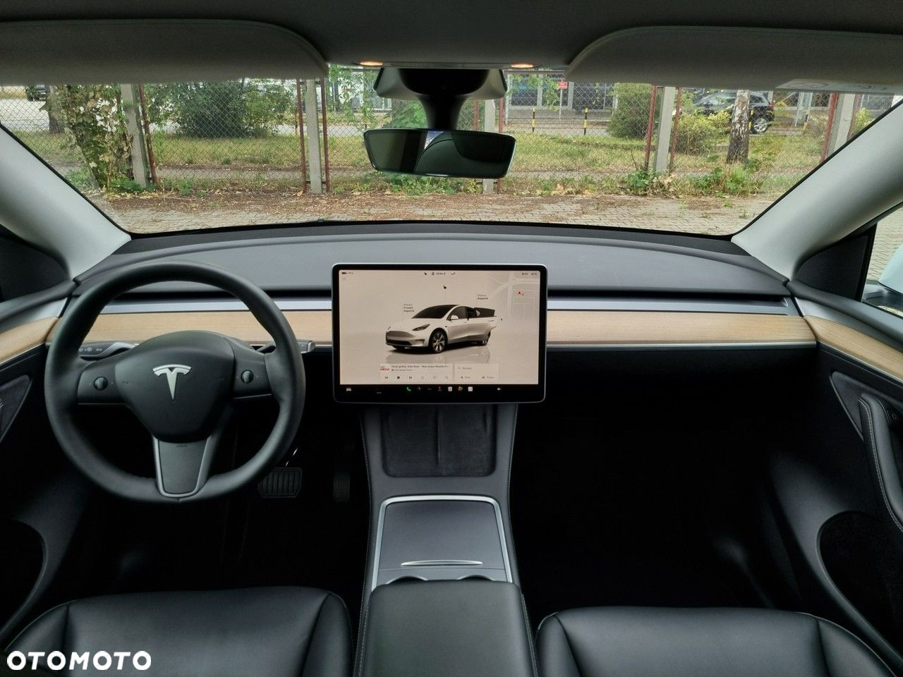 Tesla Y - 19