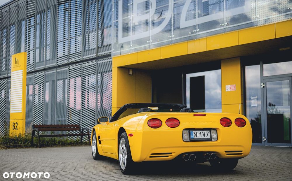Chevrolet Corvette - 9