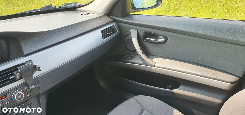 BMW Seria 3 318d - 11