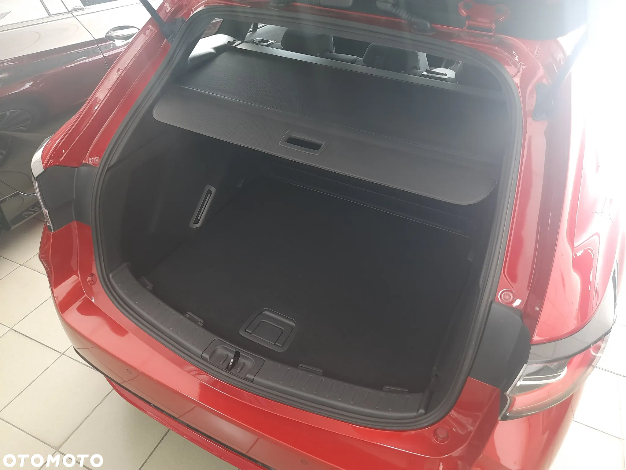 Toyota Corolla 2.0 Hybrid Touring Sports Team Deutschland - 14