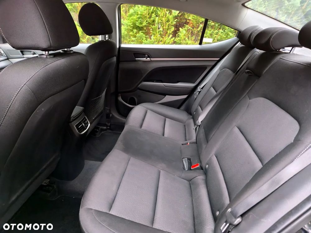 Hyundai Elantra 1.6 Comfort - 7
