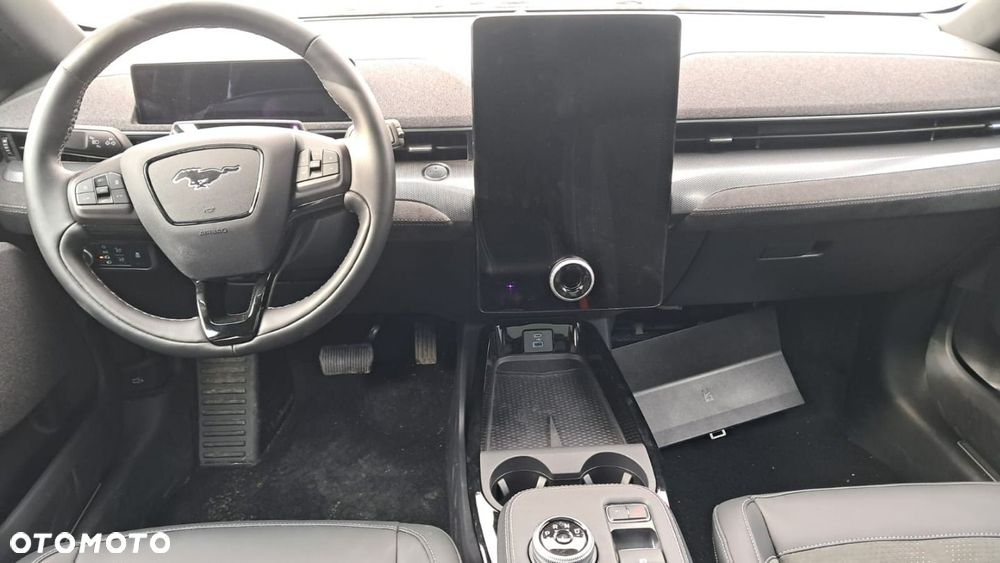 Ford Mustang Mach-E - 13