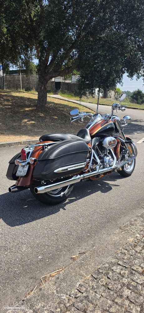 Harley-Davidson FLHR - 1