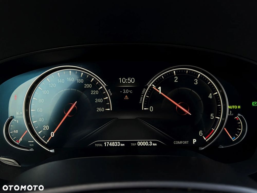 BMW Seria 5 520d - 23