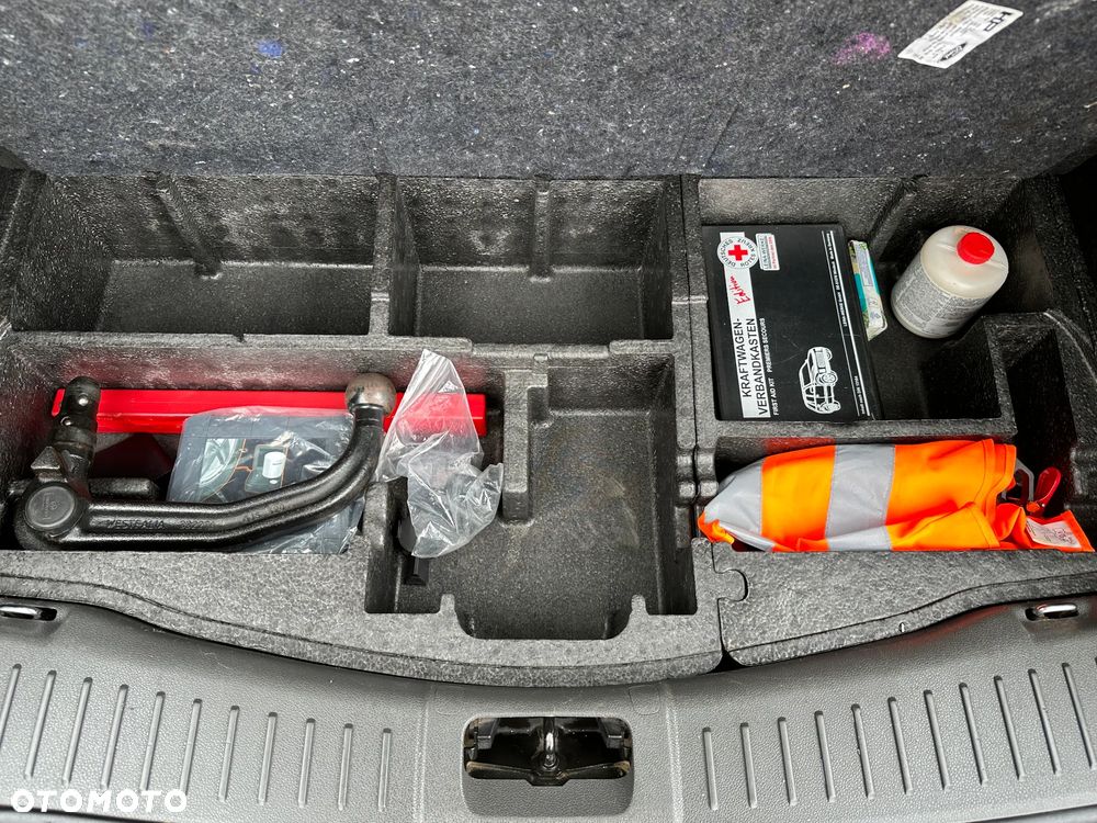Ford Kuga - 25